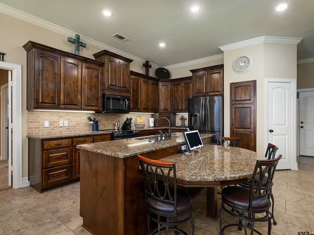 $485,000 | 19560 Sandhill Lane, Flint, TX 75762