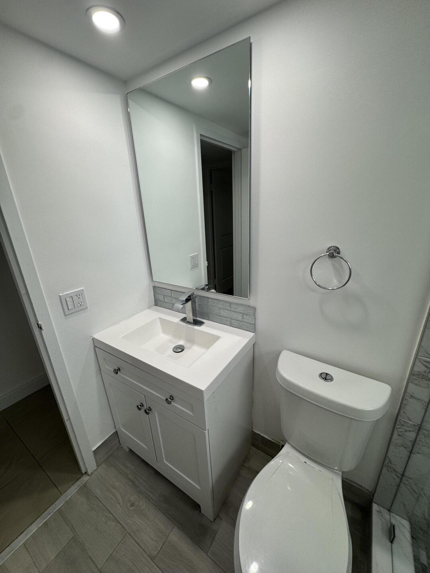 153 Monaco Way, Unit D Delray Beach, FL 33446 - Photo 12 of 20 IMG_2075