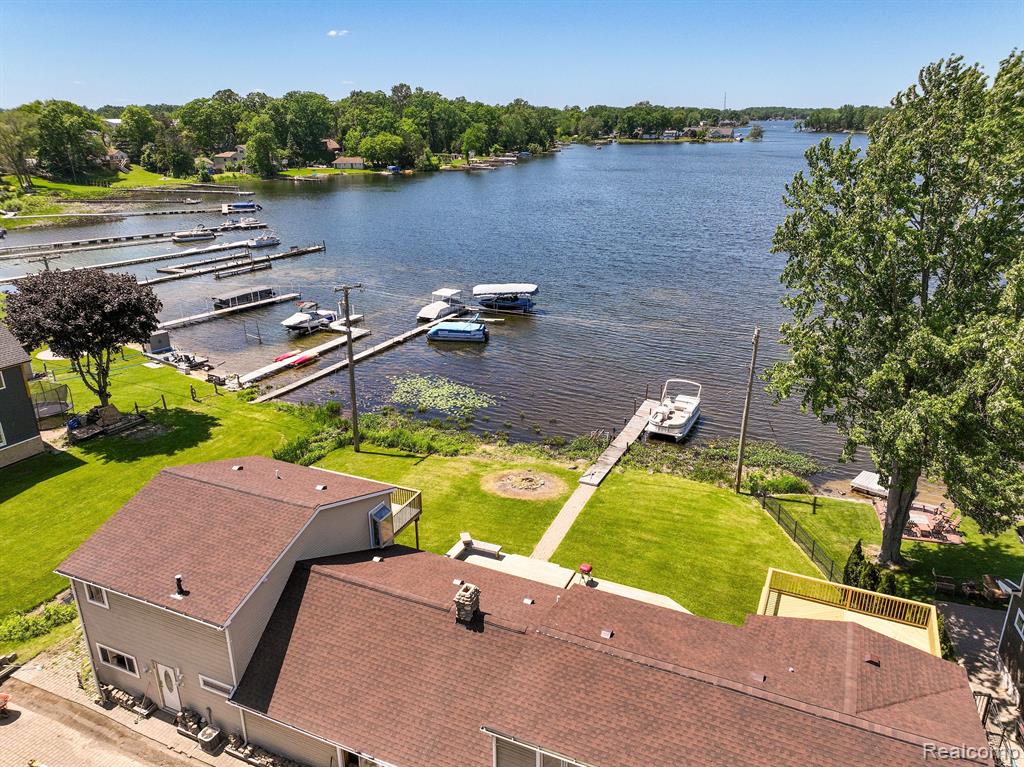 1794 South Hughes Road Brighton, MI 48114 - Photo 5 of 41