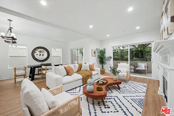 $899,000 | 11115 Acama Street, Unit 104, Studio City, CA 91602