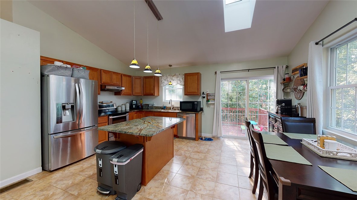 114 Canonchet Road Hopkinton, RI 02832 - Photo 6 of 32