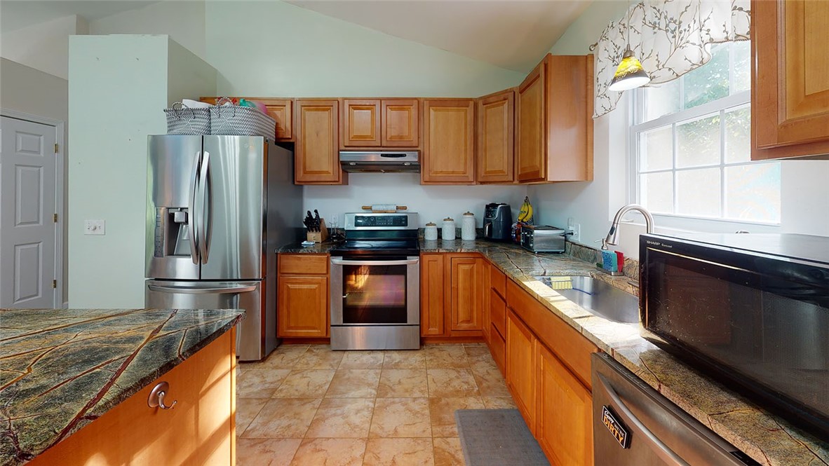 114 Canonchet Road Hopkinton, RI 02832 - Photo 10 of 32