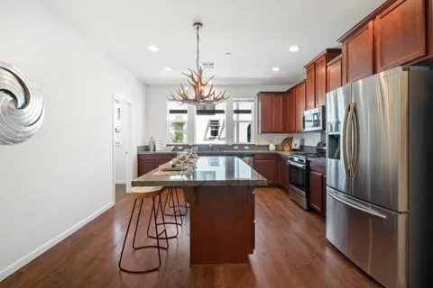 $999,888 | 61 Montecito Vista Drive, Unit 6, San Jose, CA 95111