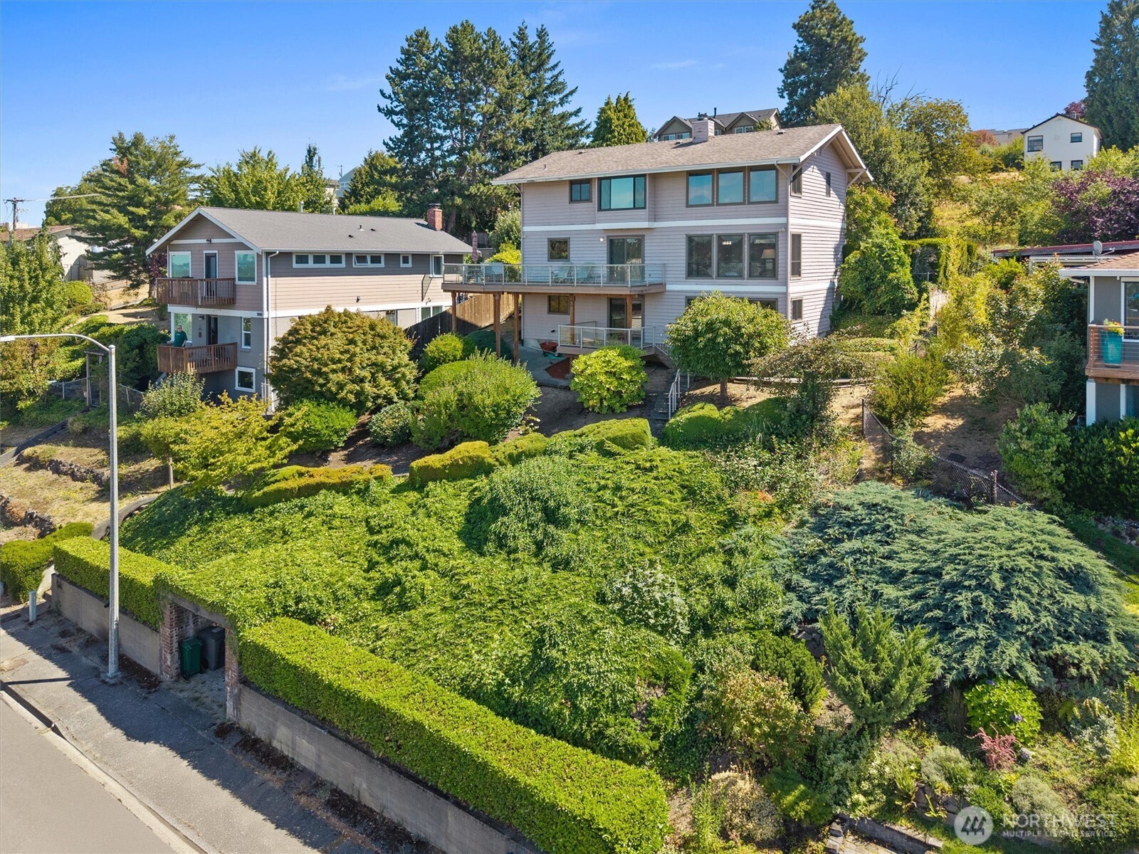 714 Cedar Avenue South Renton, WA 98057 - Photo 2 of 40 Gallery Image 2