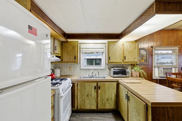 $99,500 | 28 Golden Spur, Stonington, CT 06378