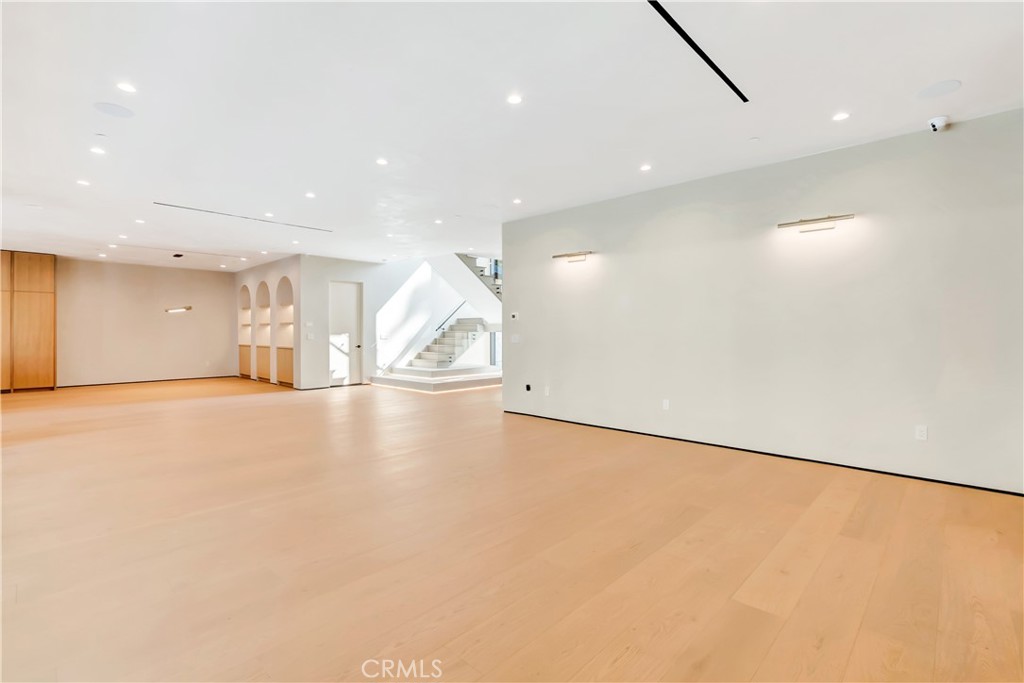 5149 Beeman Avenue Valley Village, CA 91607 - Photo 6 of 21