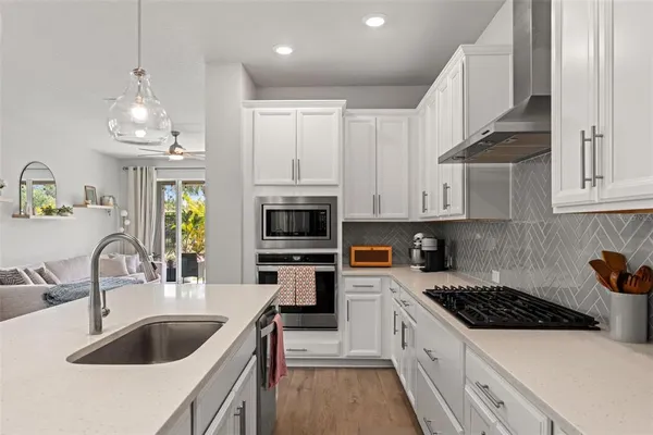 $440,000 | 5607 Del Coronado Drive, Apollo Beach, FL 33572