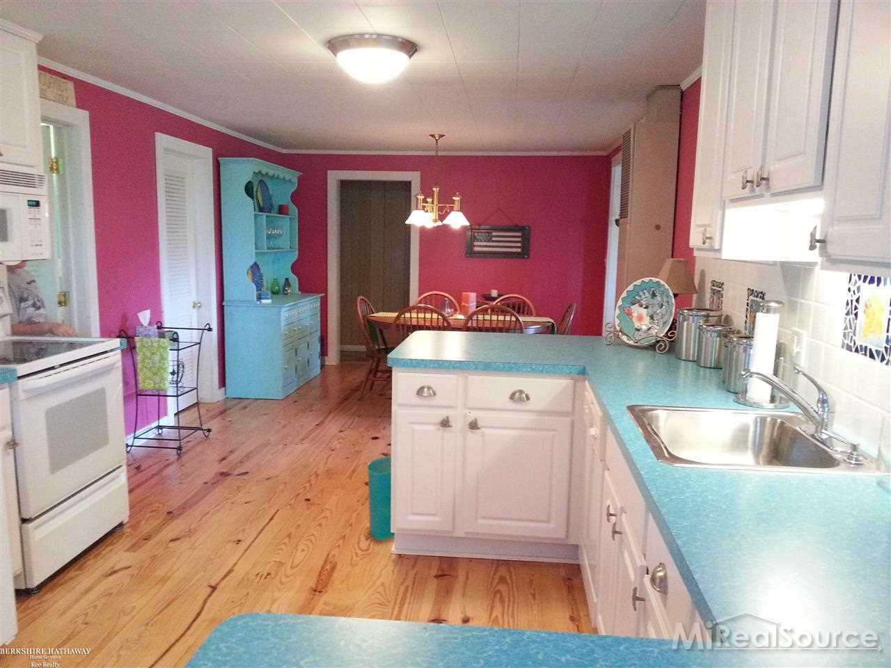 2245 Lakeshore Road Applegate, MI 48401 - Photo 8 of 40