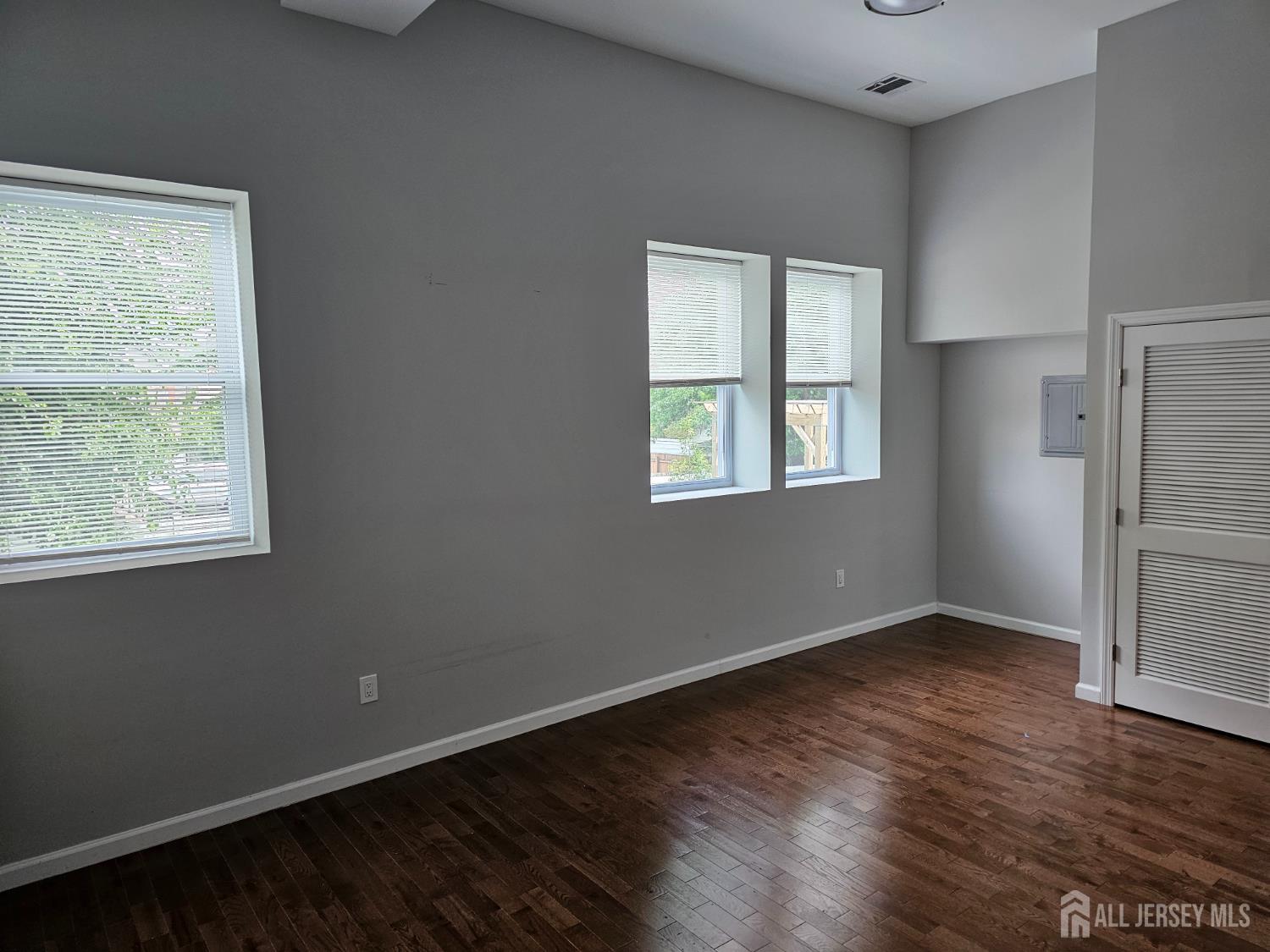 33 2nd Street Raritan, NJ 08869 - Photo 8 of 10