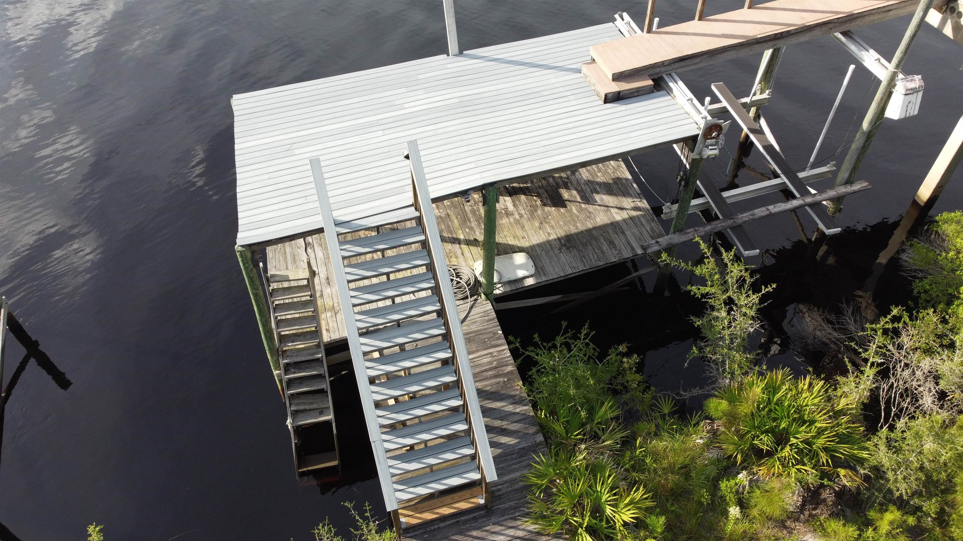 709 Mill Road Carrabelle, FL 32322 - Photo 11 of 33 Gallery Image 11
