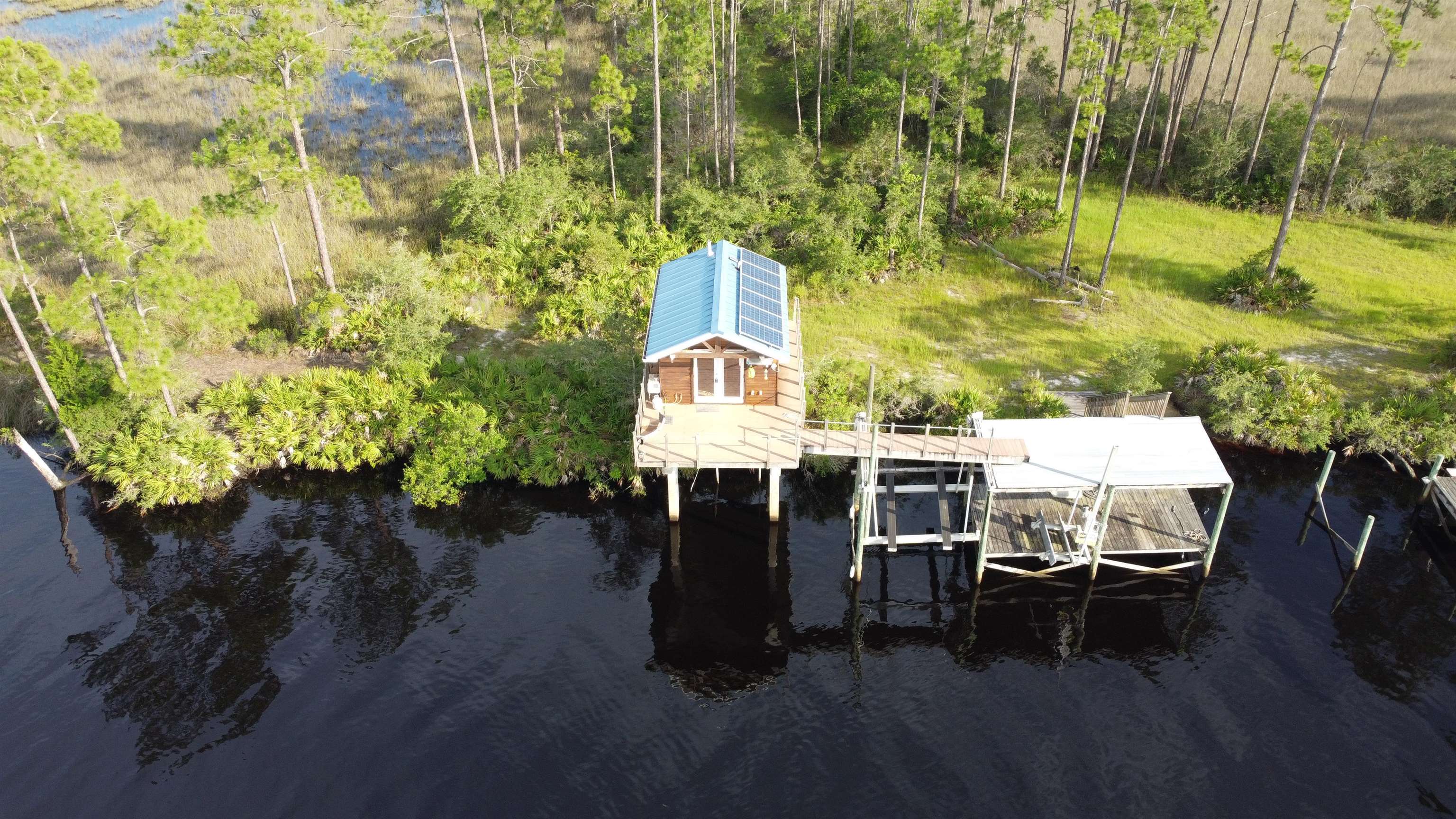 709 Mill Road Carrabelle, FL 32322 - Photo 6 of 33 Gallery Image 6