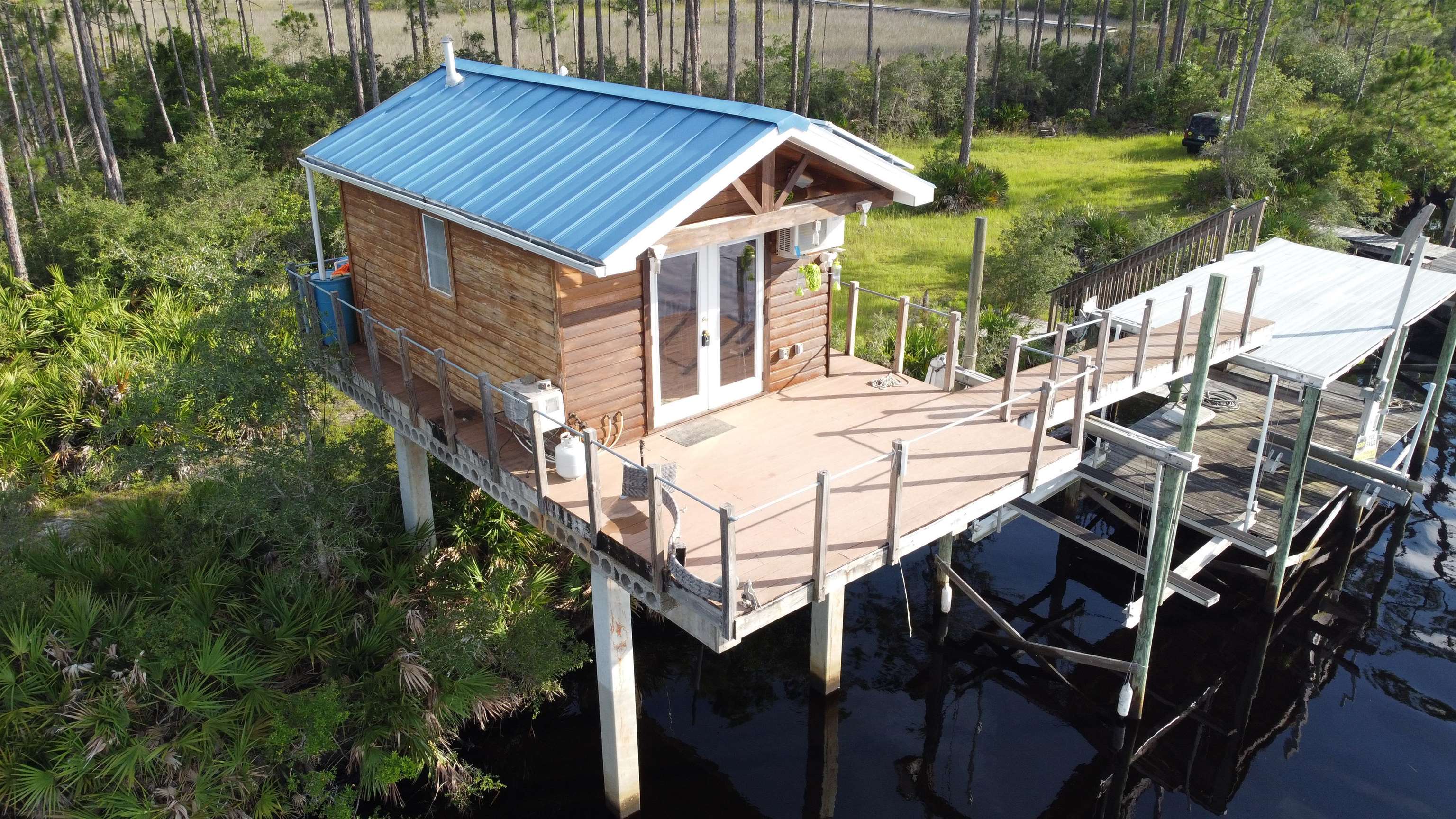 709 Mill Road Carrabelle, FL 32322 - Photo 8 of 33 Gallery Image 8