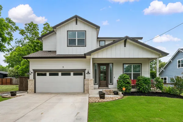 $2,950 | 408 West 16th Street, Georgetown, TX 78626