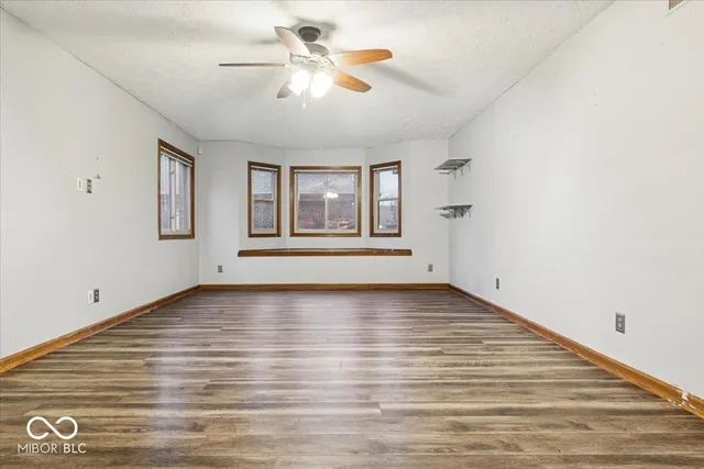 $425,000 | 636 Bakeway Circle, Indianapolis, IN 46231