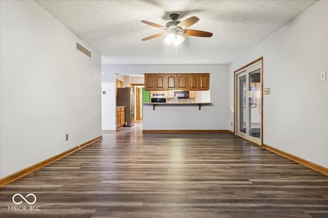 $425,000 | 636 Bakeway Circle, Indianapolis, IN 46231