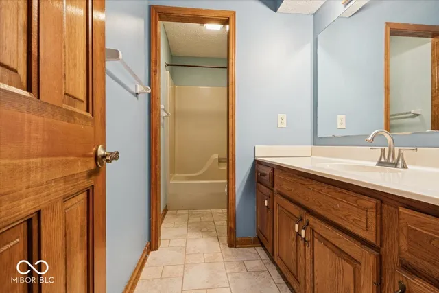 $425,000 | 636 Bakeway Circle, Indianapolis, IN 46231