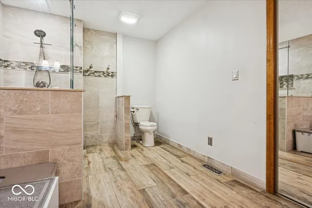 $425,000 | 636 Bakeway Circle, Indianapolis, IN 46231