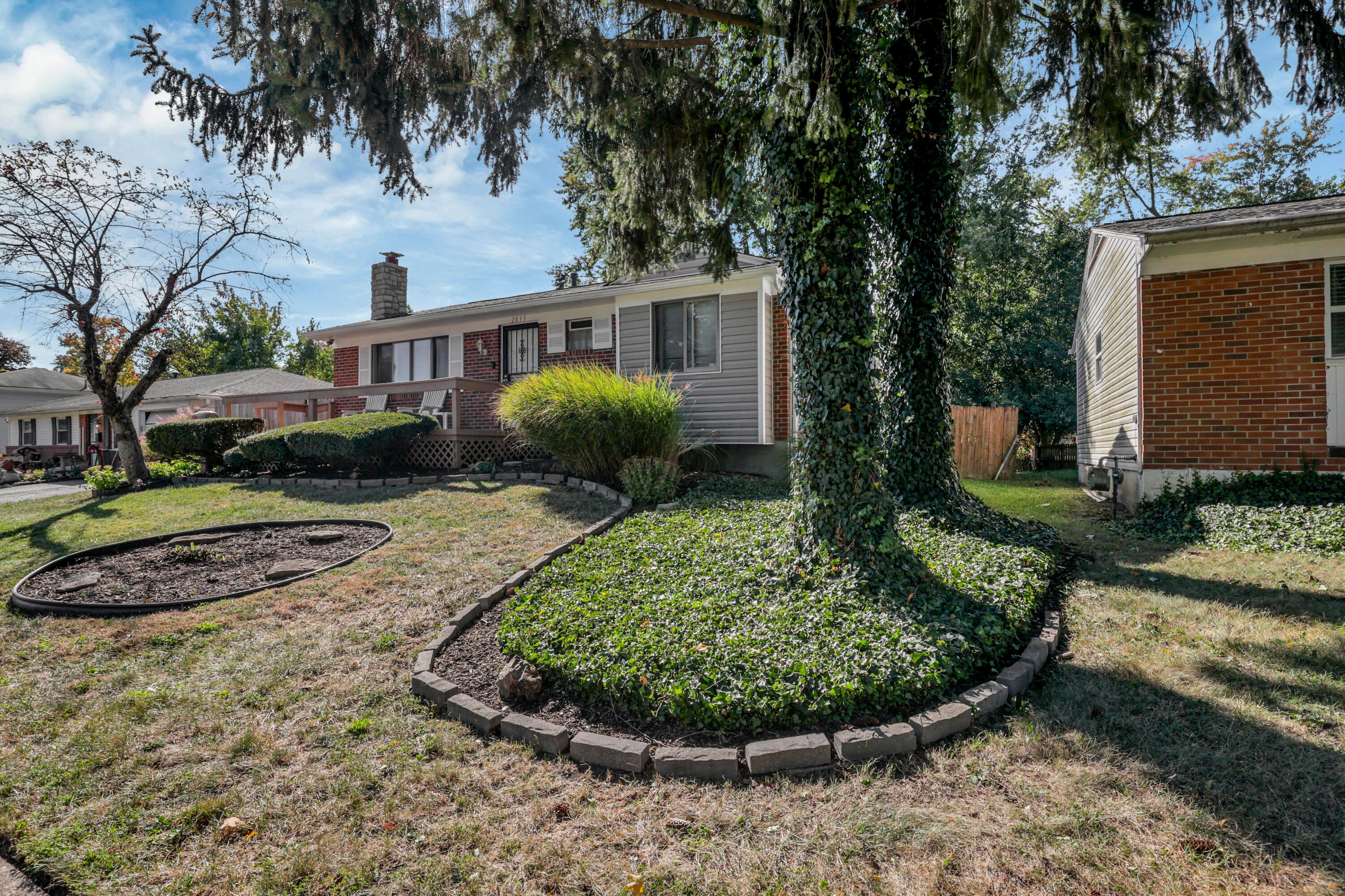 2835 Fleet Road Columbus, OH 43232 - Photo 35 of 37 Beautifully Landscaped