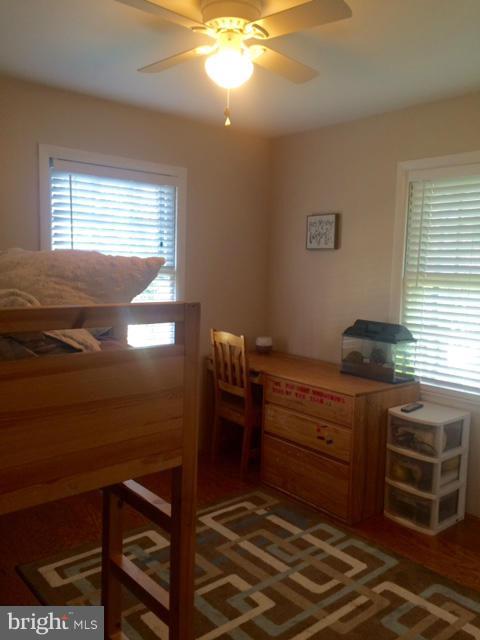 403 Buffalo Road Mount Airy, MD 21771 - Photo 14 of 14 a workspace with furniture