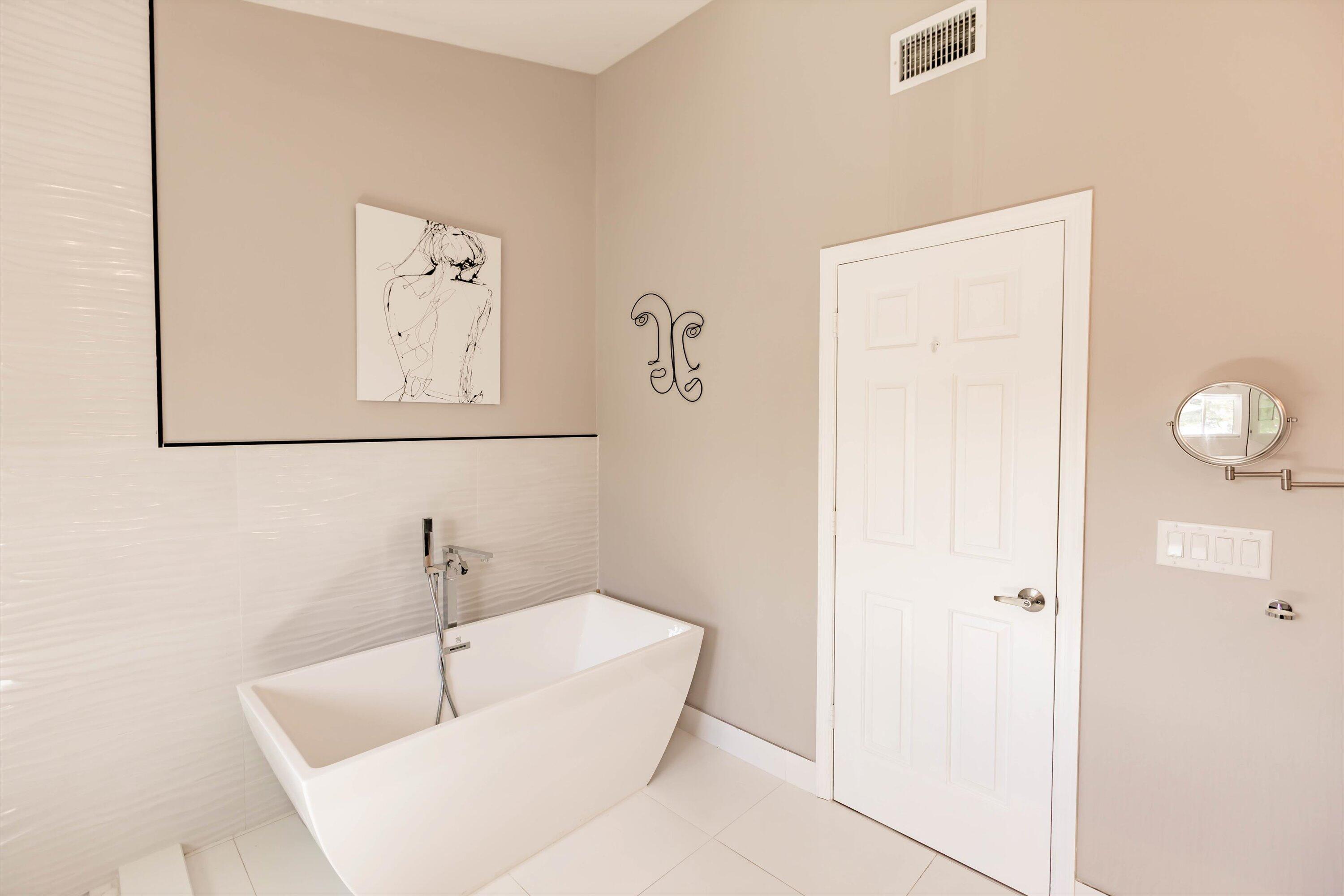 6115 Southeast Georgetown Place, Unit 1006 Hobe Sound, FL 33455 - Photo 36 of 68 primary bath