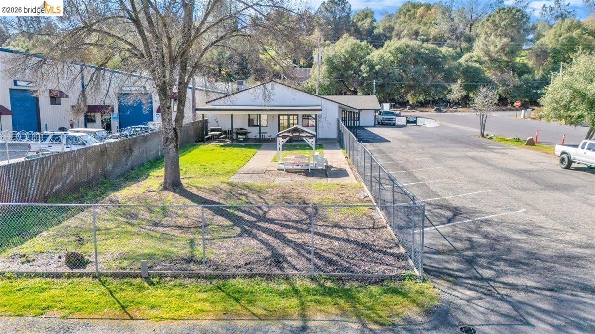 14326 Tuolumne Road Sonora, CA 95370 - Photo 15 of 48 a view of a yard with swimming pool