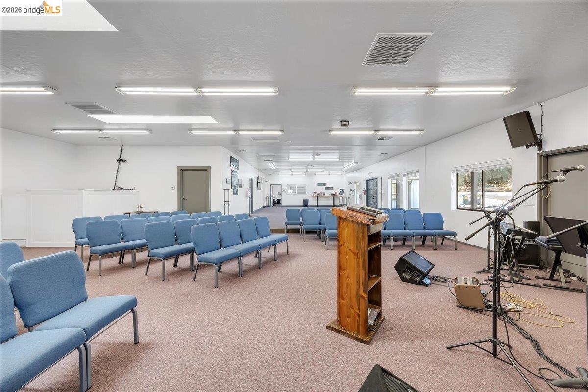 14326 Tuolumne Road Sonora, CA 95370 - Photo 23 of 48 a view of a room with gym equipment