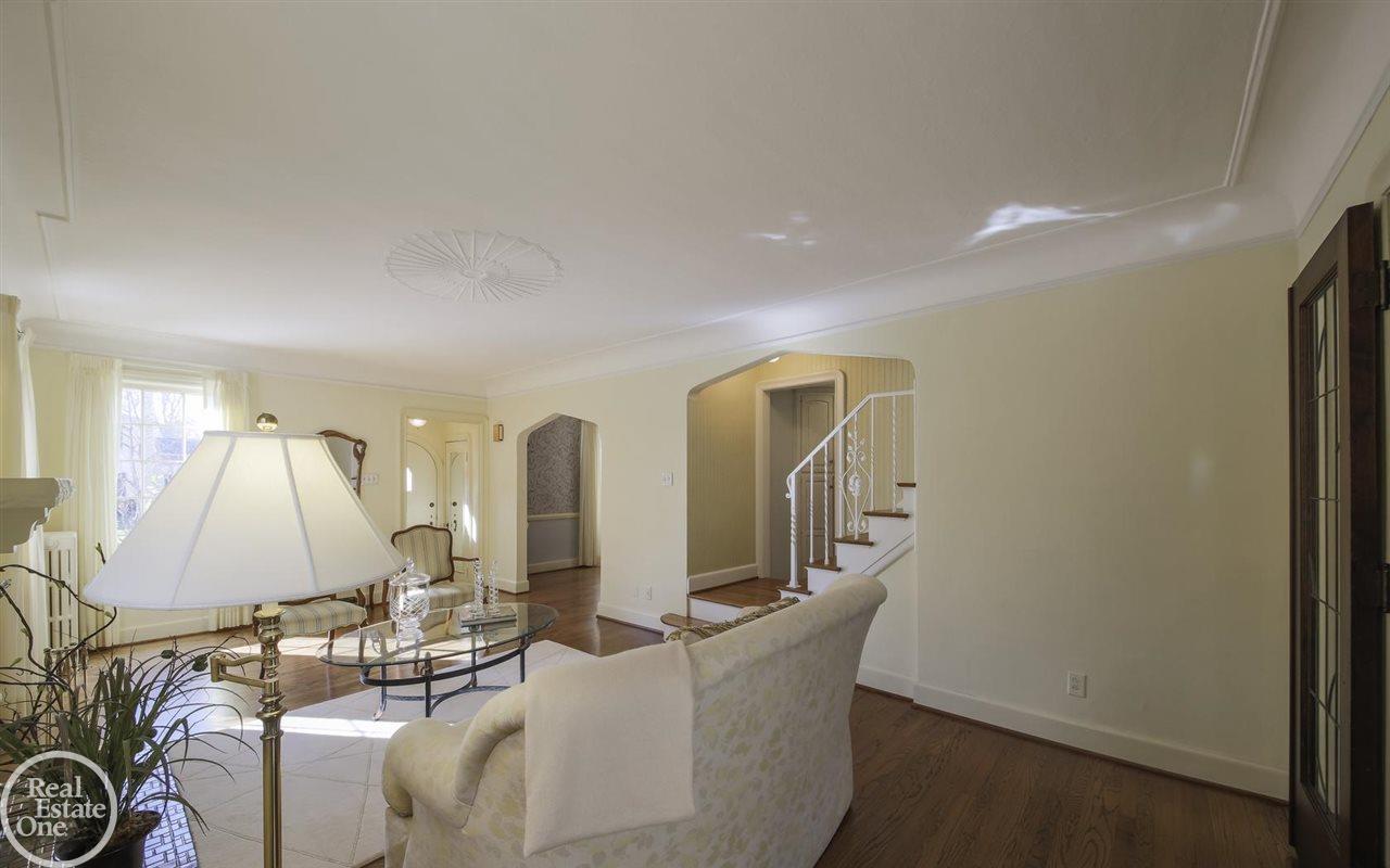 1712 Broadstone Road Grosse Pointe, MI 48236 - Photo 4 of 34 Formal Living Room