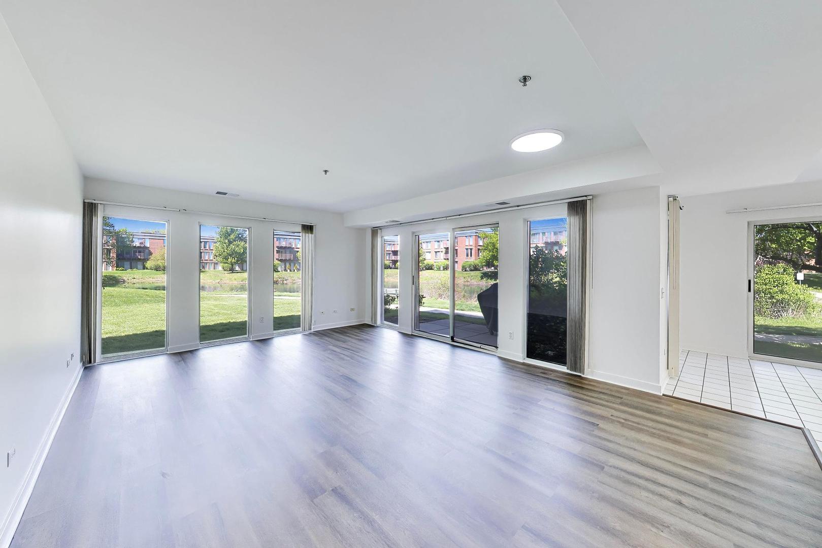 402 Kelburn Road, Unit 126 Deerfield, IL 60015 - Photo 3 of 24