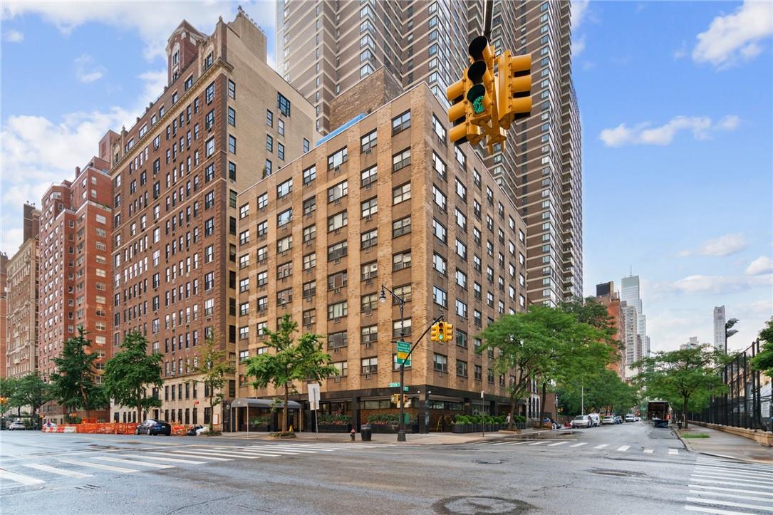 40 Sutton Place, Unit 4D Manhattan, NY 10022 - Photo 1 of 10 Building