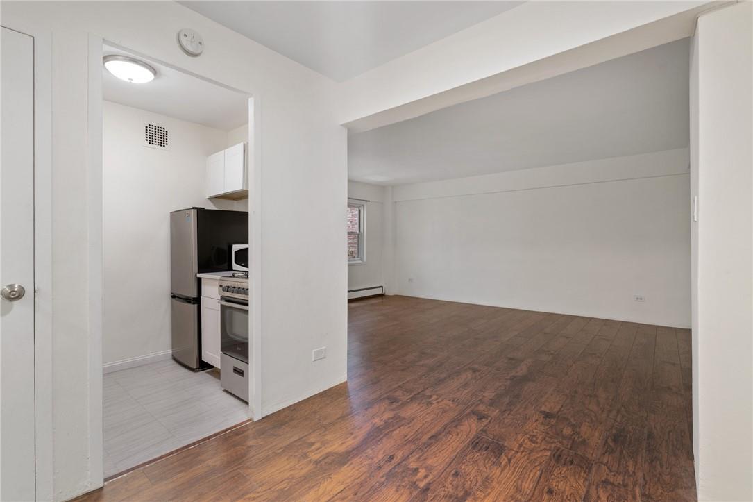 40 Sutton Place, Unit 4D Manhattan, NY 10022 - Photo 3 of 10 Foyer