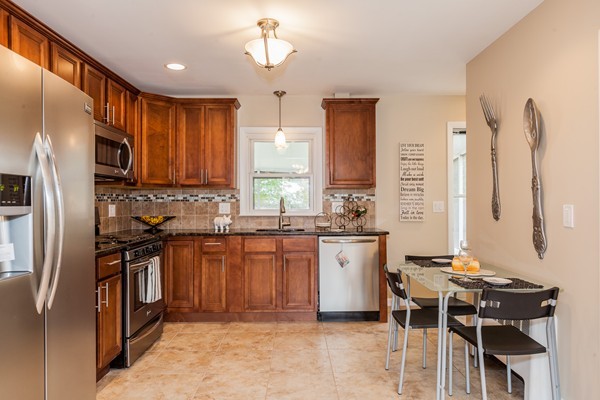 43 Southern Road Springfield, MA 01129 - Photo 1 of 29 Gallery Image 1