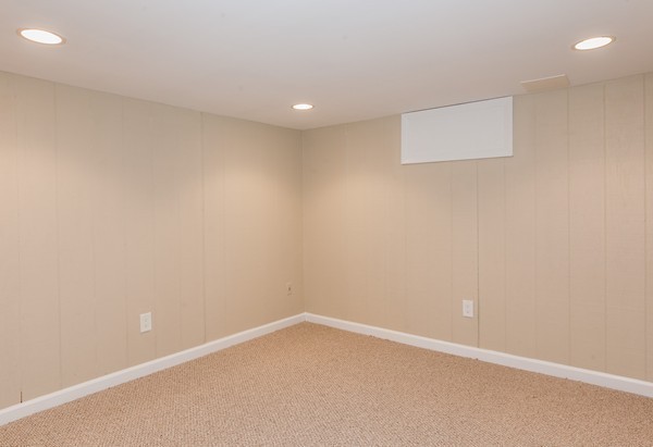 43 Southern Road Springfield, MA 01129 - Photo 14 of 29 Gallery Image 14