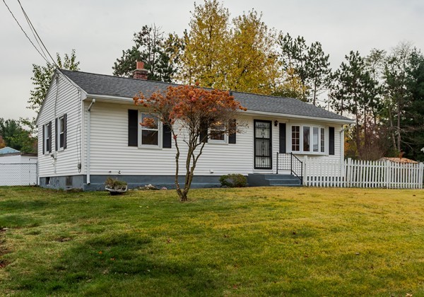 43 Southern Road Springfield, MA 01129 - Photo 3 of 29 Gallery Image 3