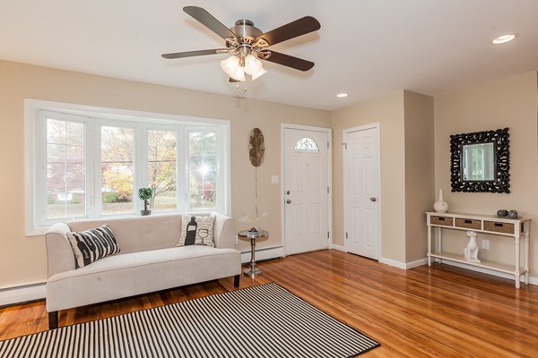 43 Southern Road Springfield, MA 01129 - Photo 4 of 29 Gallery Image 4