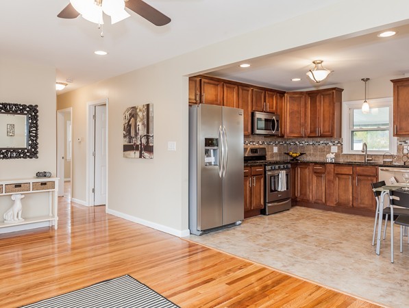 43 Southern Road Springfield, MA 01129 - Photo 7 of 29 Gallery Image 7