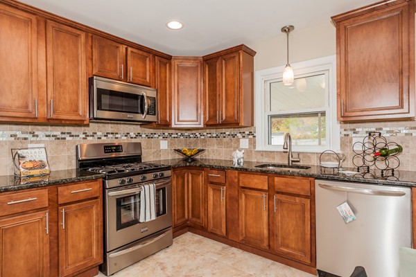 43 Southern Road Springfield, MA 01129 - Photo 8 of 29 Gallery Image 8