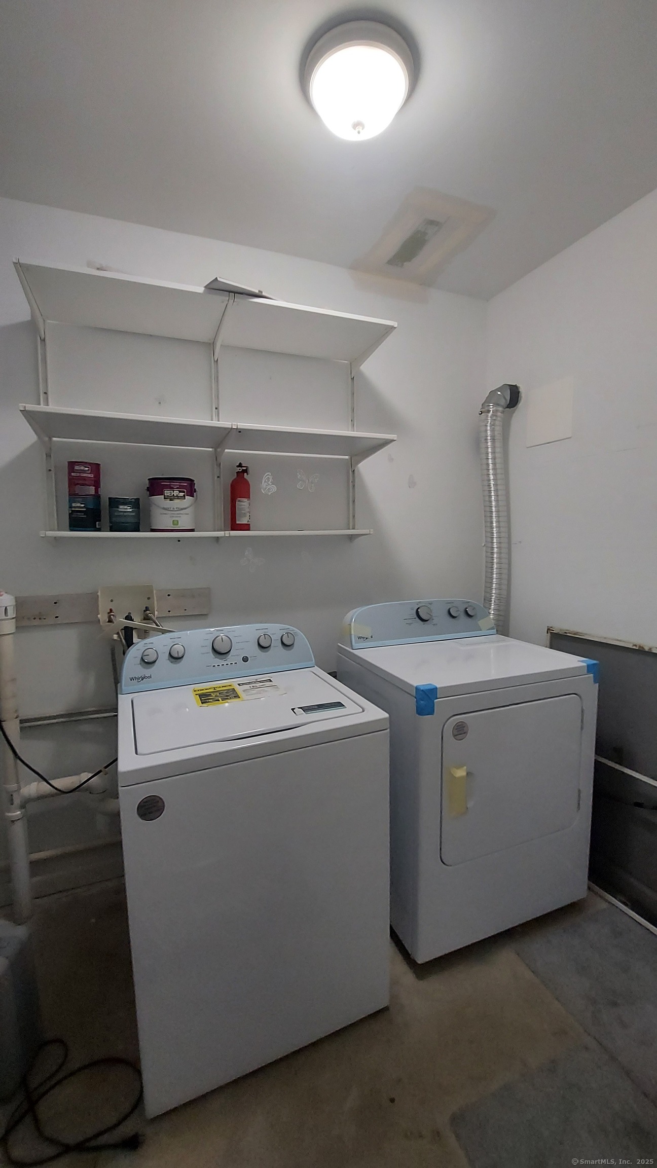 10 Hillcrest Street, Unit B Norwich, CT 06360 - Photo 10 of 34 a utility room with dryer and washer