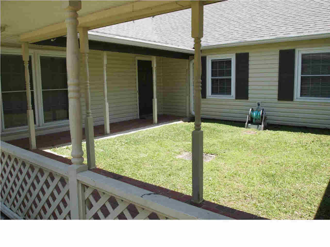 64 Springridge Circle Jackson, MS 39211 - Photo 3 of 25 Courtyard