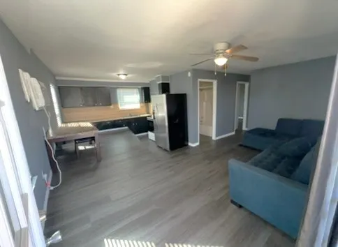 $1,650 | 309 South 3rd Street, Unit B, Highlands, TX 77562