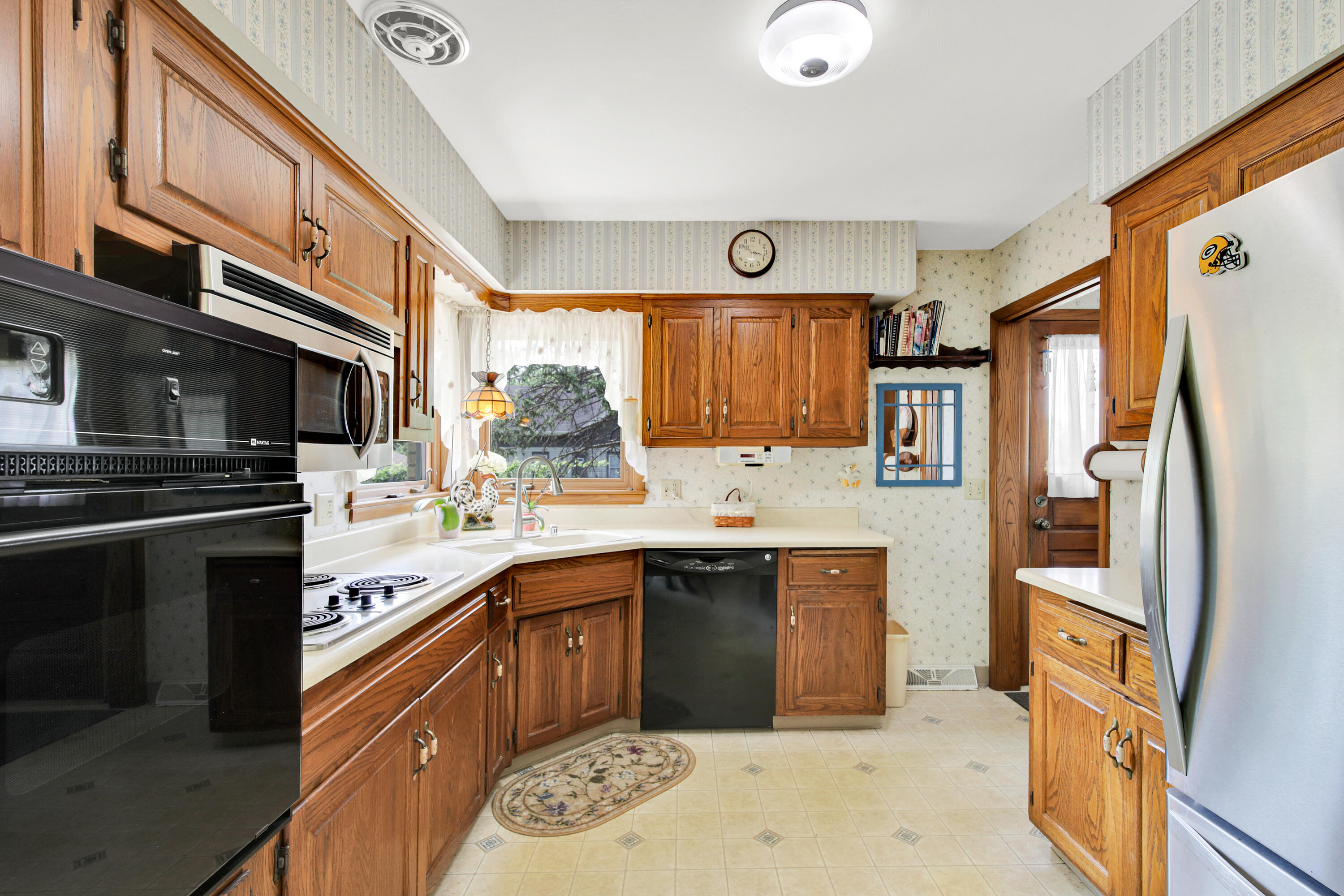 5020 North Lovers Lane Road Milwaukee, WI 53225 - Photo 12 of 32 5020 N Lovers Lane Rd-12