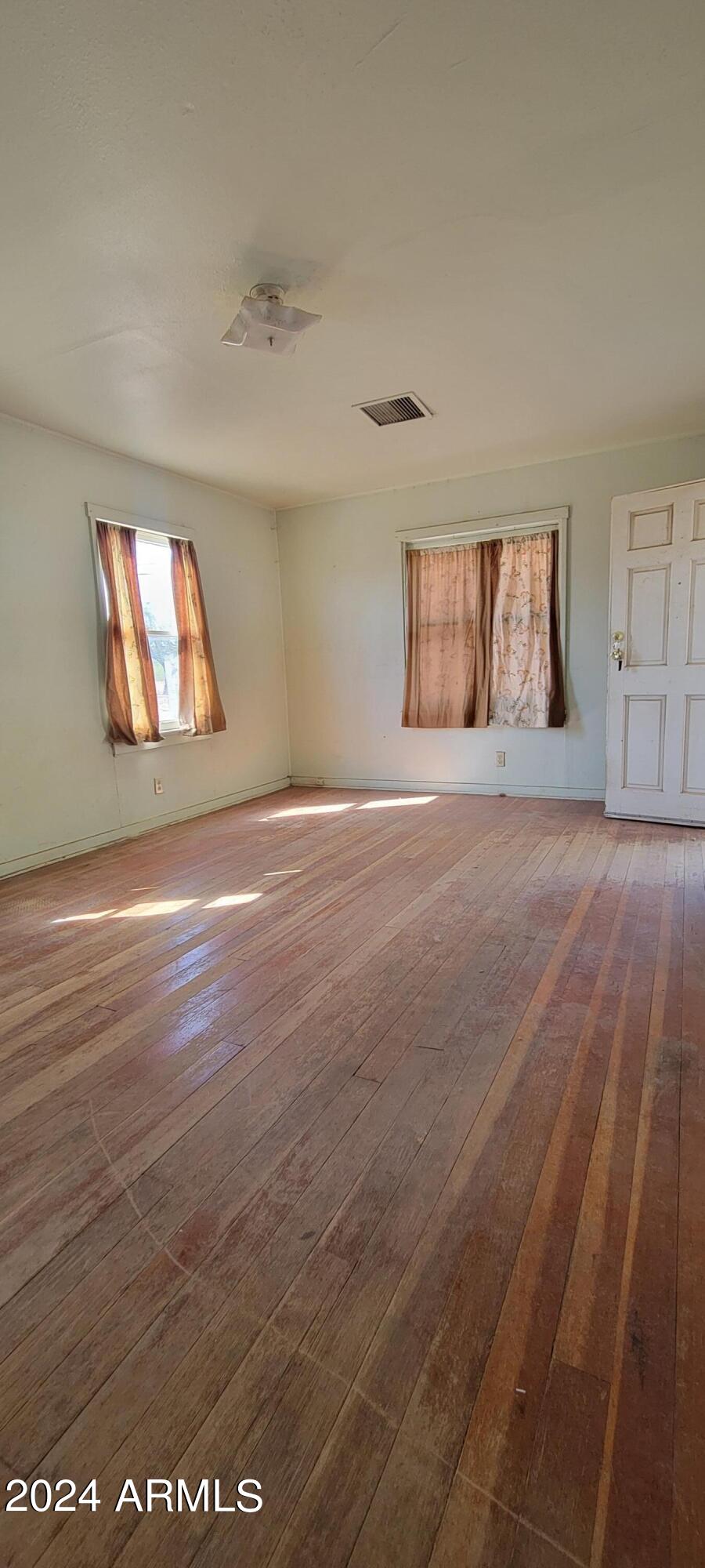855 Main Street Superior, AZ 85173 - Photo 12 of 20 20241002_141135