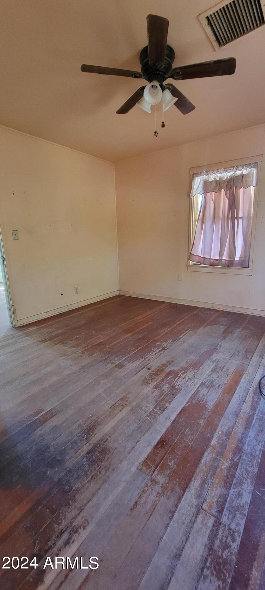 855 Main Street Superior, AZ 85173 - Photo 13 of 20 20241002_141041