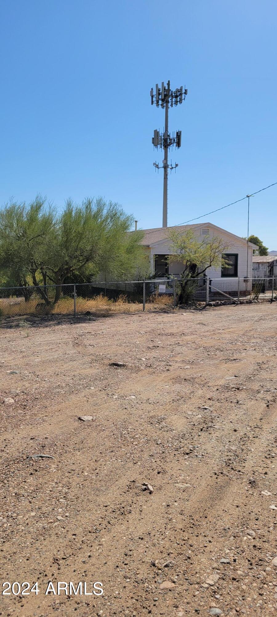 855 Main Street Superior, AZ 85173 - Photo 2 of 20 20241002_140601 (1)