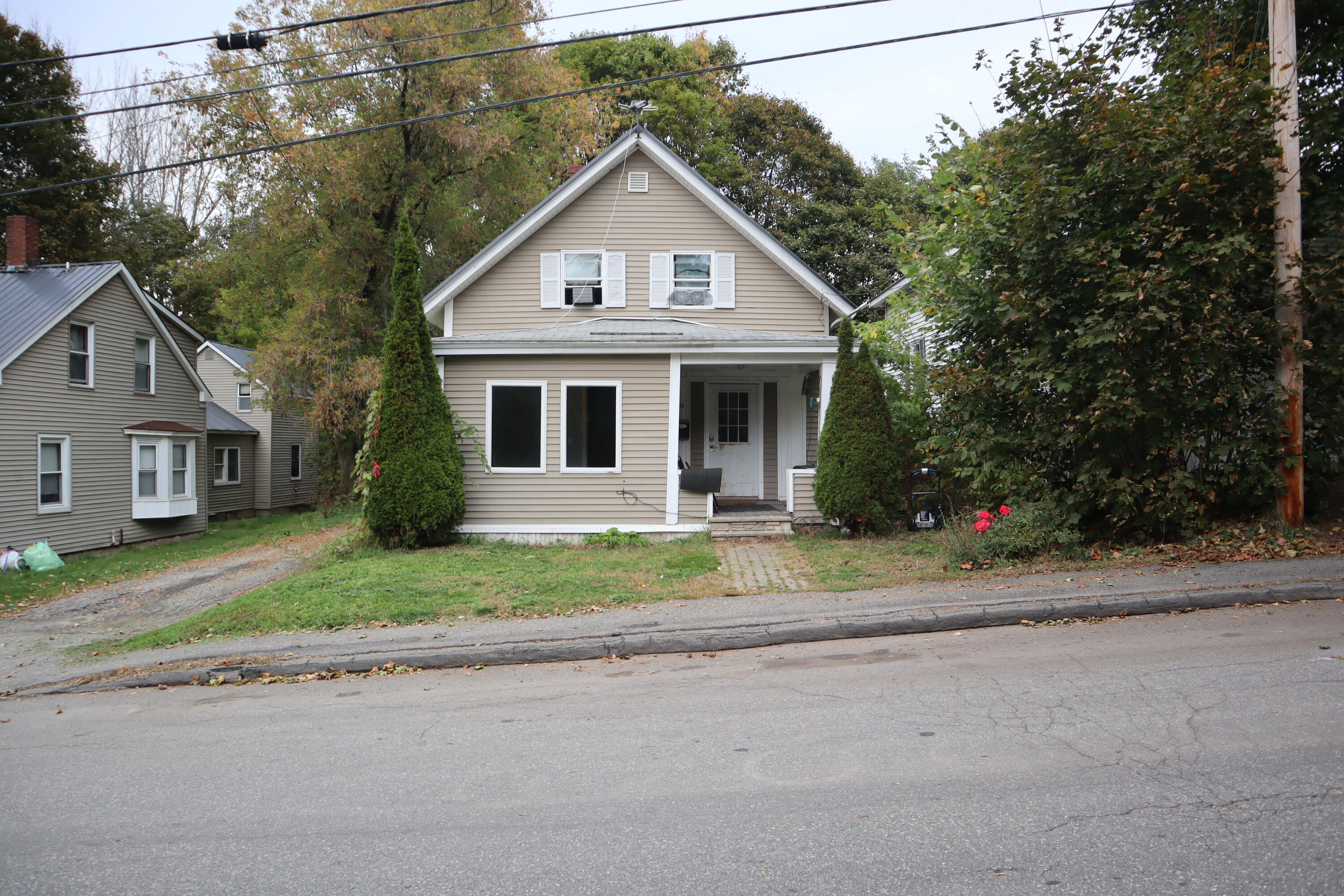 39 Eastern Avenue Augusta, ME 04330 - Photo 2 of 27 IMG_1120