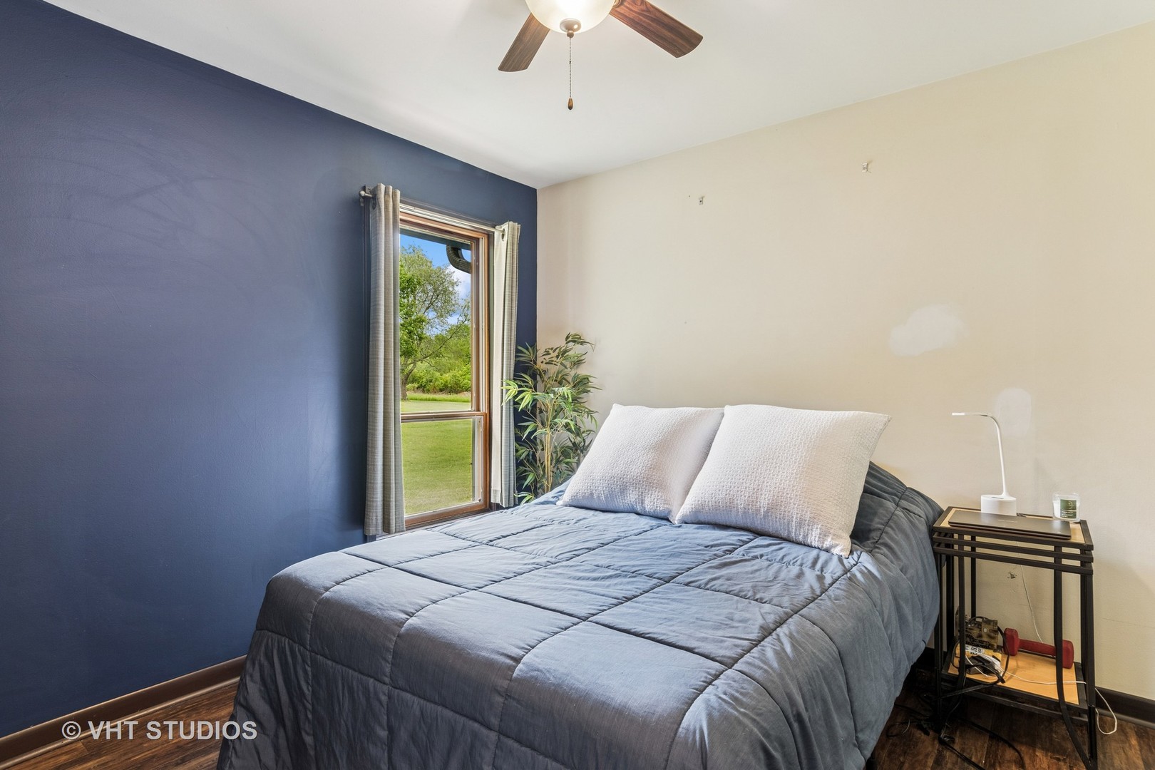 62 Foxhurst Lane Newark, IL 60541 - Photo 20 of 36 a bedroom with a bed and a window