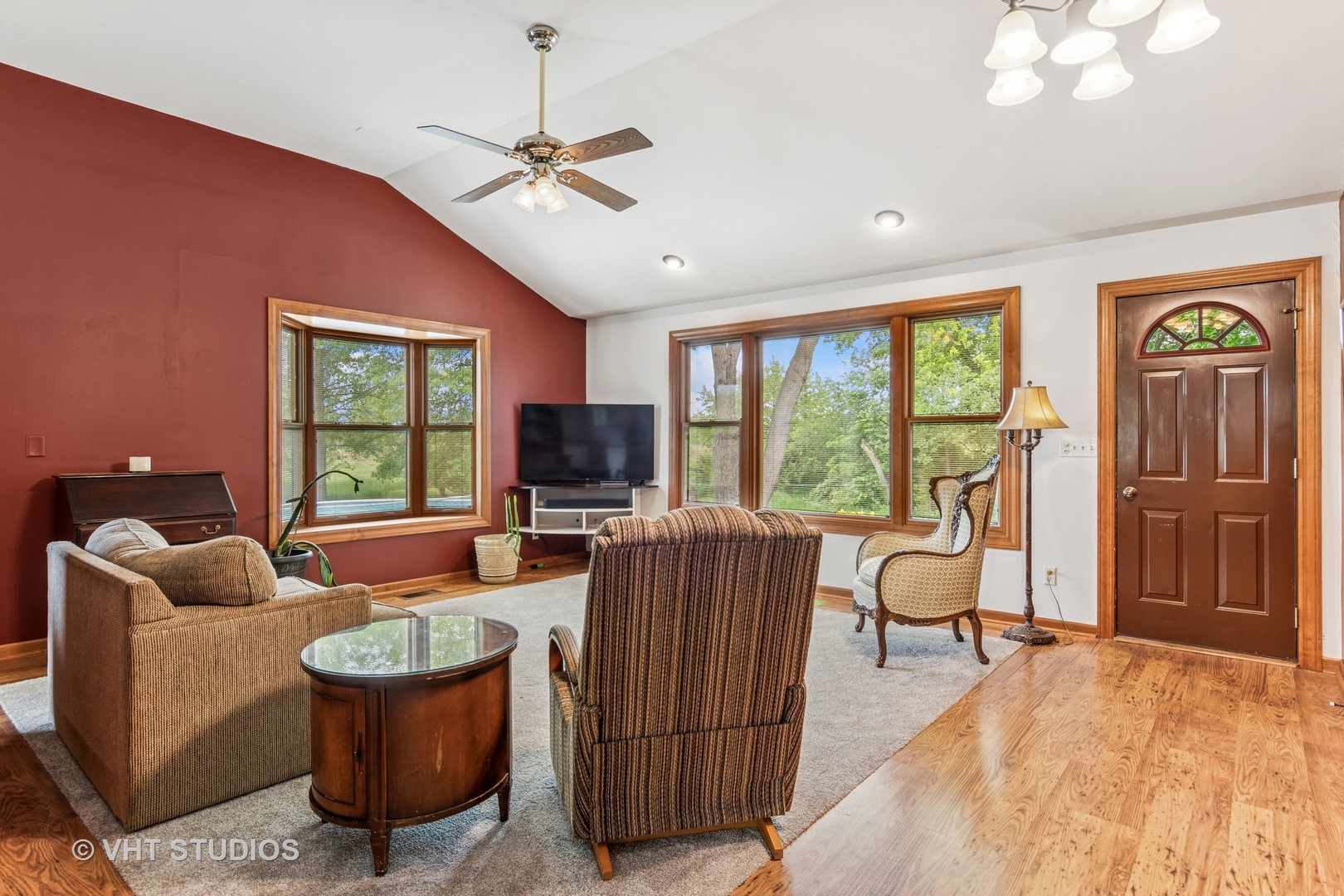 62 Foxhurst Lane Newark, IL 60541 - Photo 27 of 36 a living room with furniture and a flat screen tv