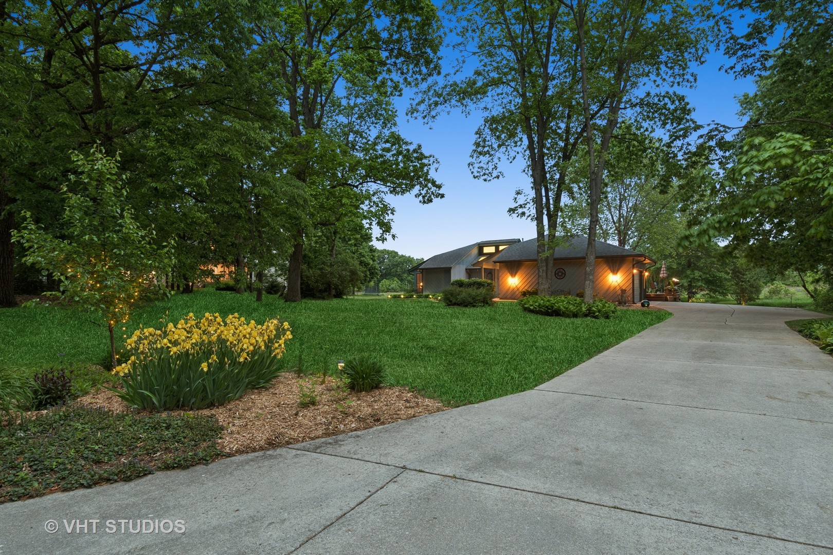 62 Foxhurst Lane Newark, IL 60541 - Photo 7 of 36 a view of an outdoor space and a yard