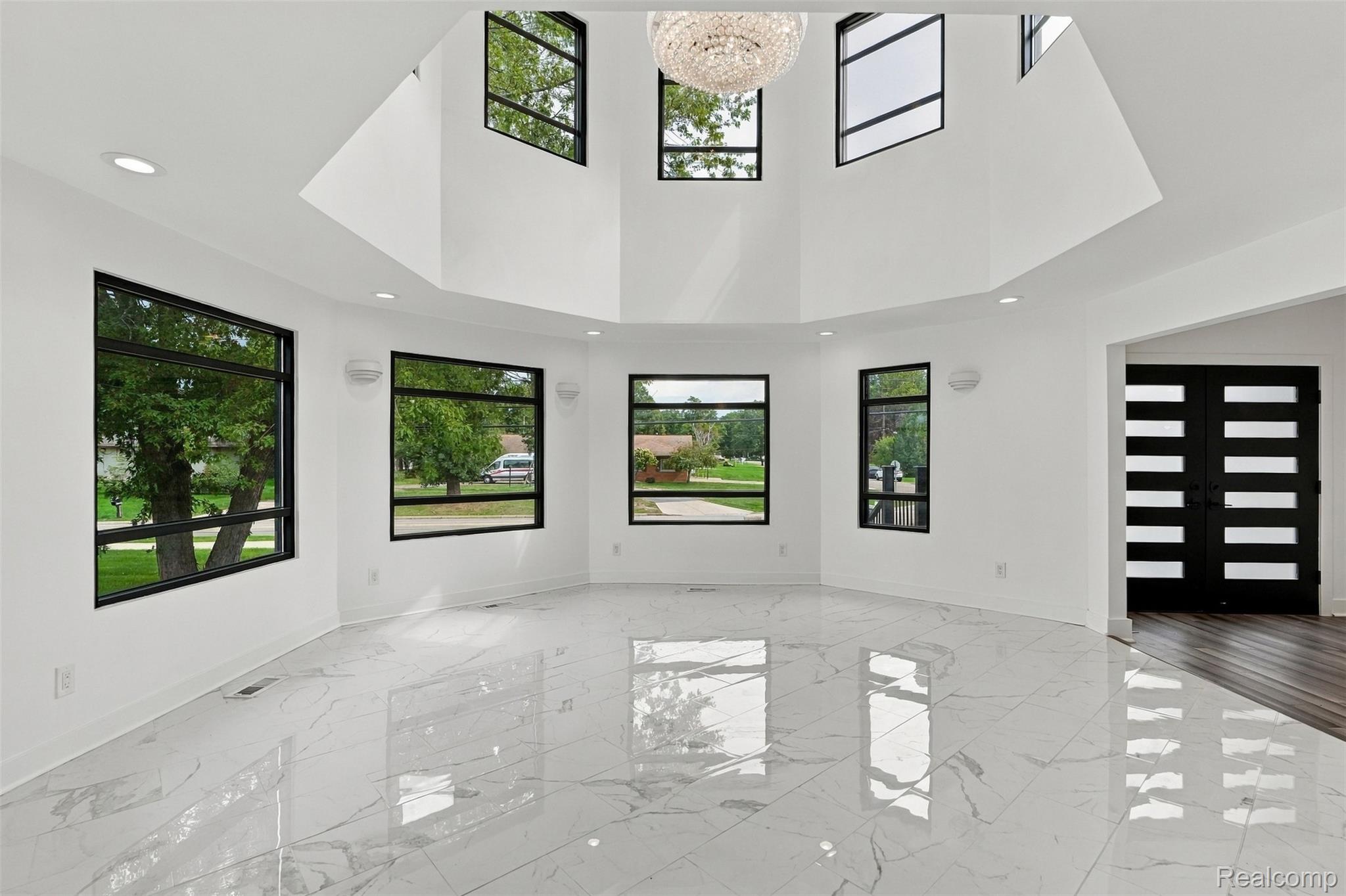 27507 Bell Road Southfield, MI 48034 - Photo 12 of 81 13_047-27507 bell rd, southfield, mi 48034.jpg