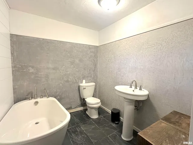 $139,000 | 1206 West Chautauqua Street, Carbondale, IL 62901