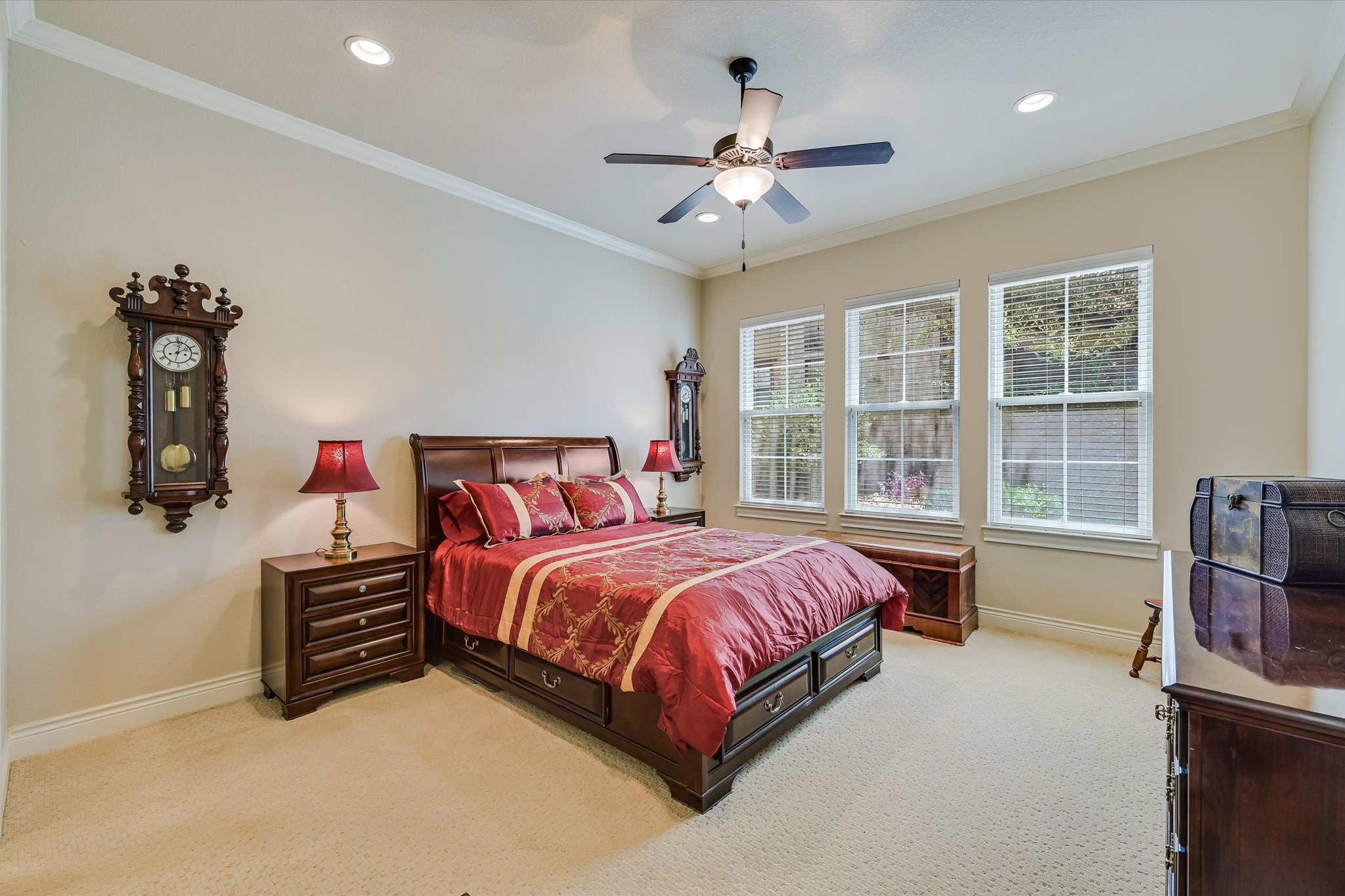 103 Rivalto Circle, Unit 1 Lakeway, TX 78734 - Photo 10 of 34 Main bedroom with high ceiling and lots of windows